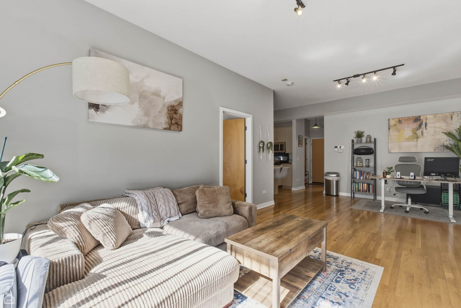 1910 S Michigan Avenue Unit: 302