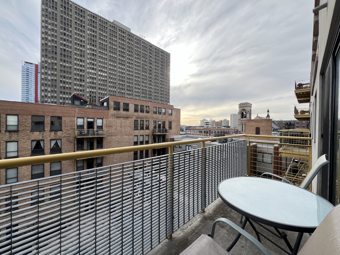 1910 S Indiana Avenue Unit: 518