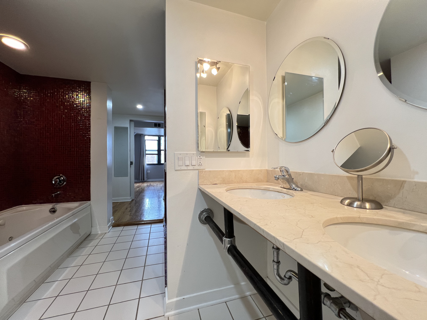 1910 S Indiana Avenue Unit: 518