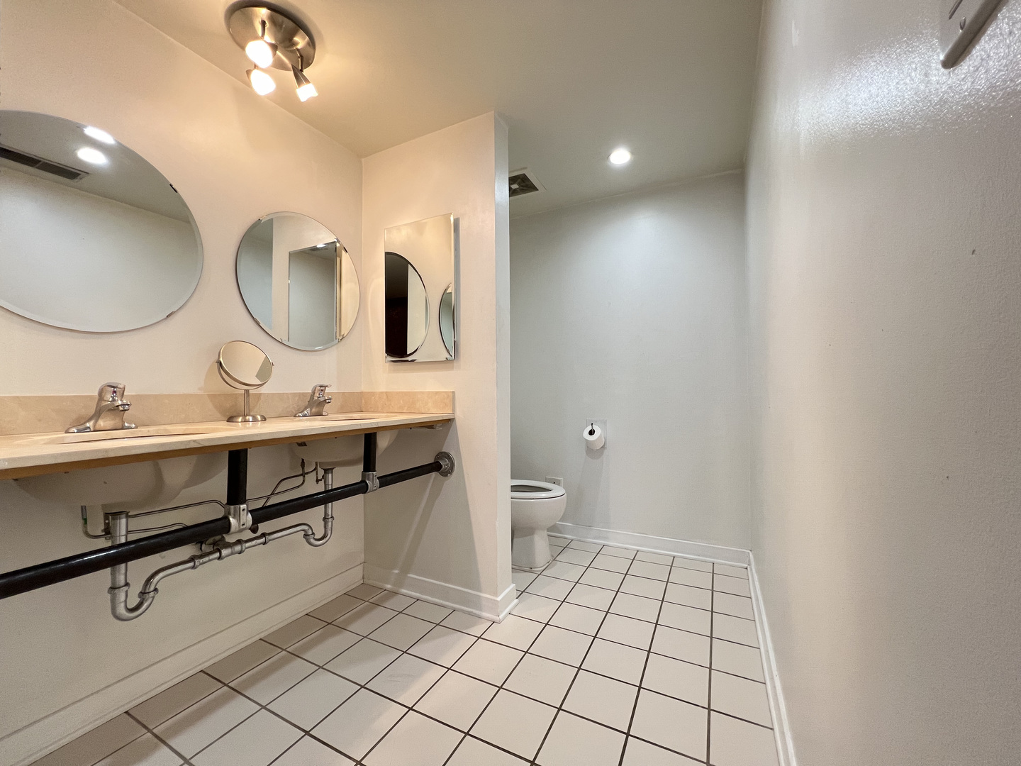 1910 S Indiana Avenue Unit: 518