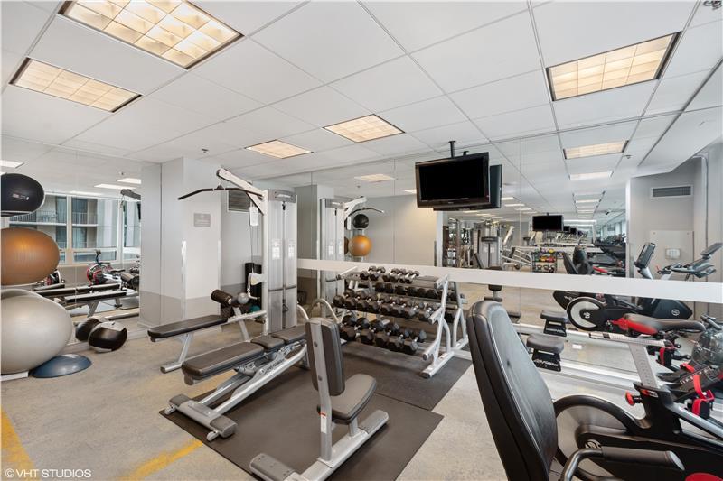 33 W Ontario Street Unit: 17F