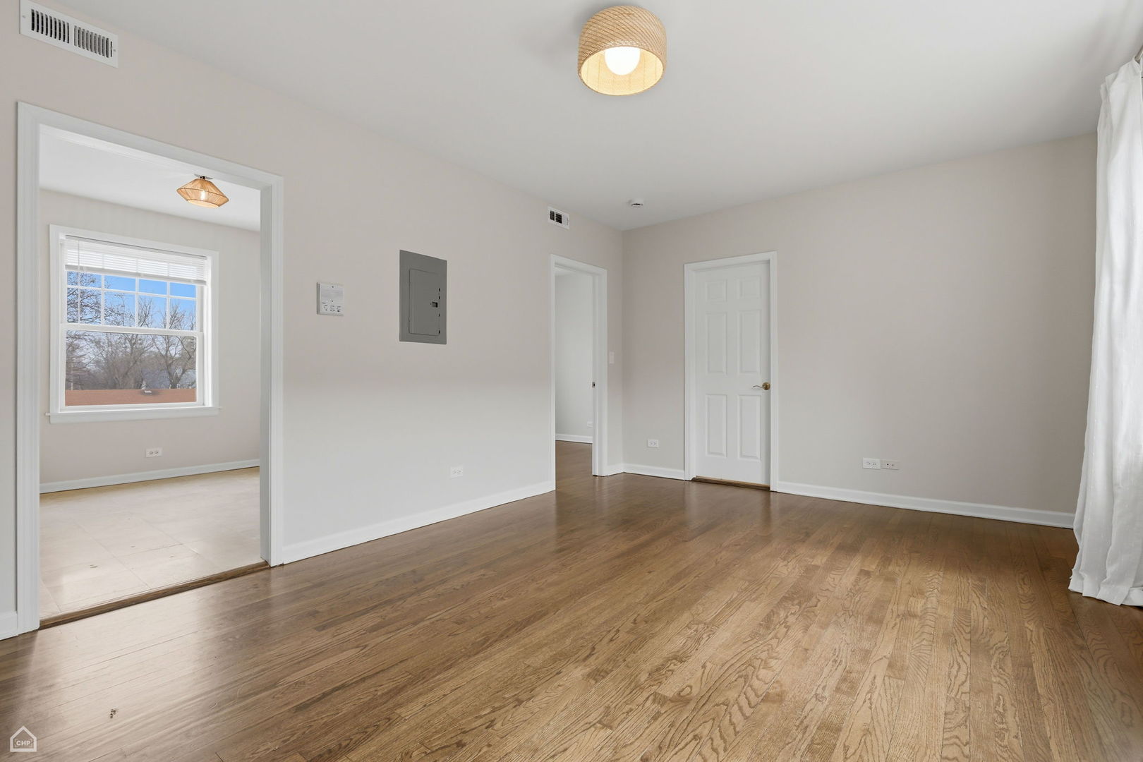 7318 N Honore Street Unit: 403