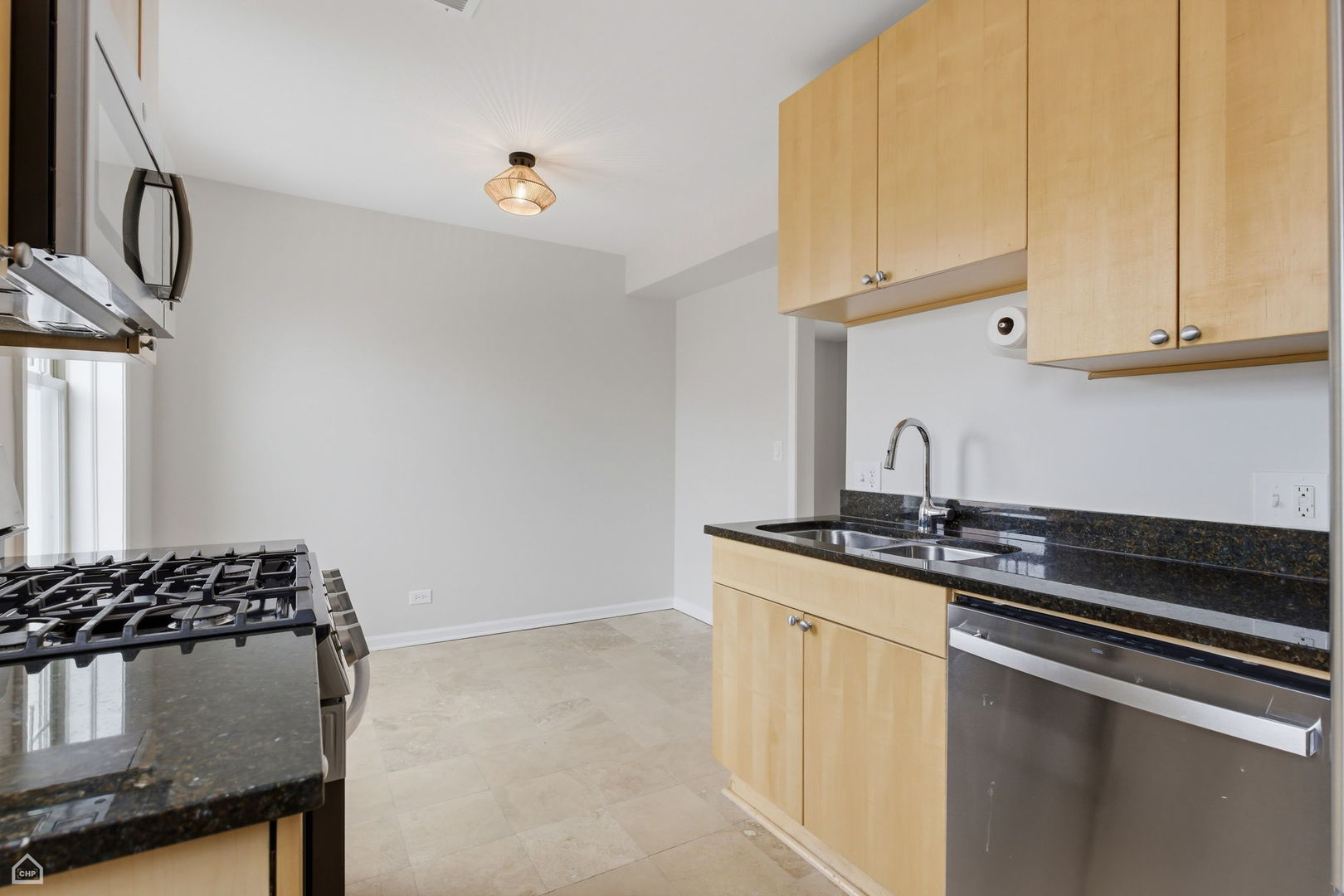 7318 N Honore Street Unit: 403