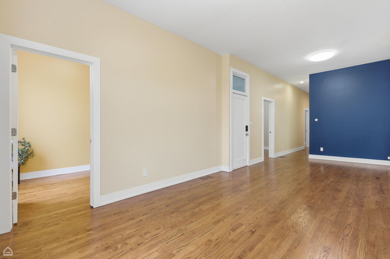 2523 W Chicago Avenue Unit: 2