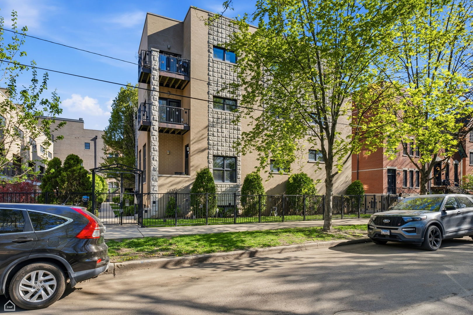 2144 W Schiller Street Unit: E