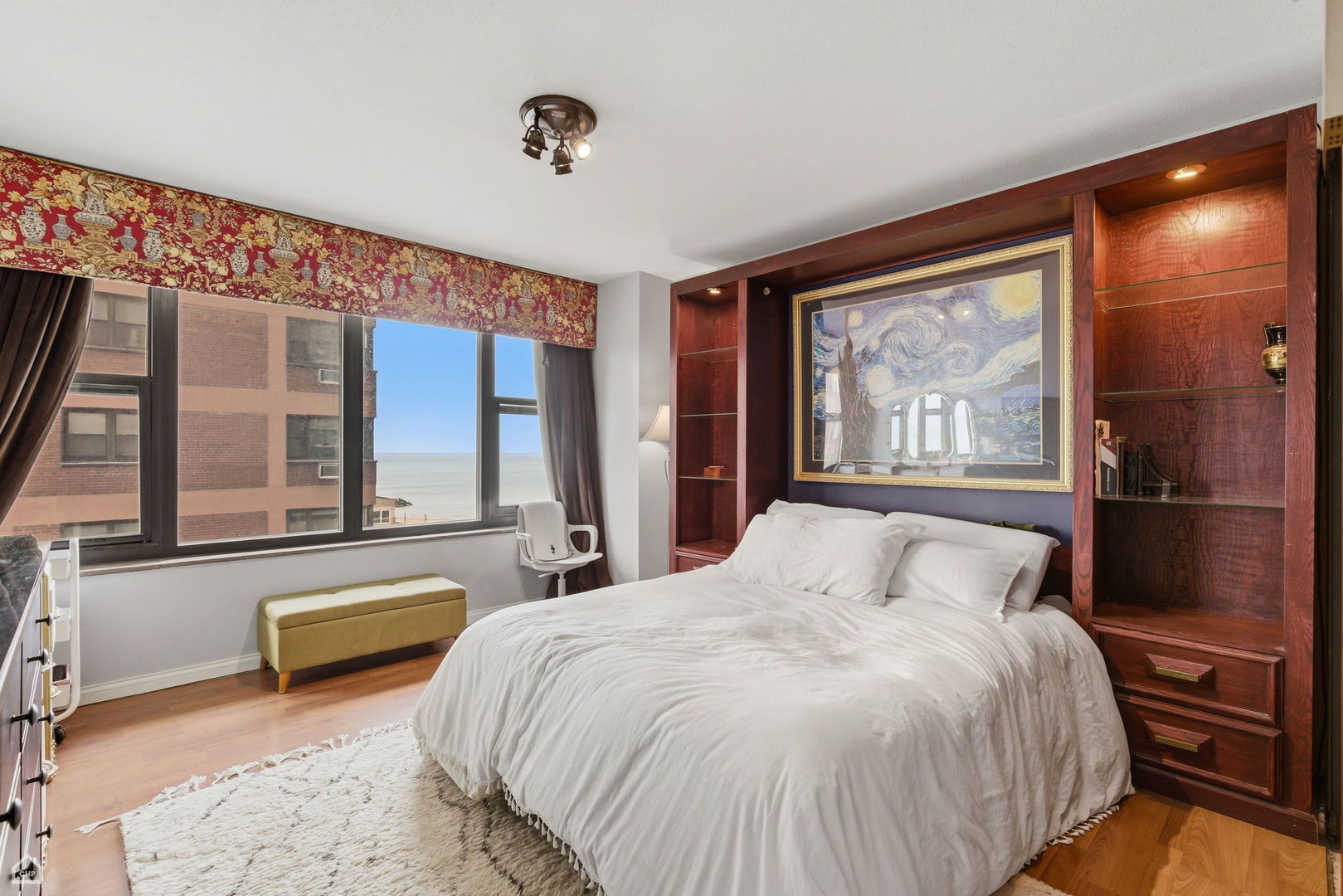 5801 N Sheridan Road Unit: 7B