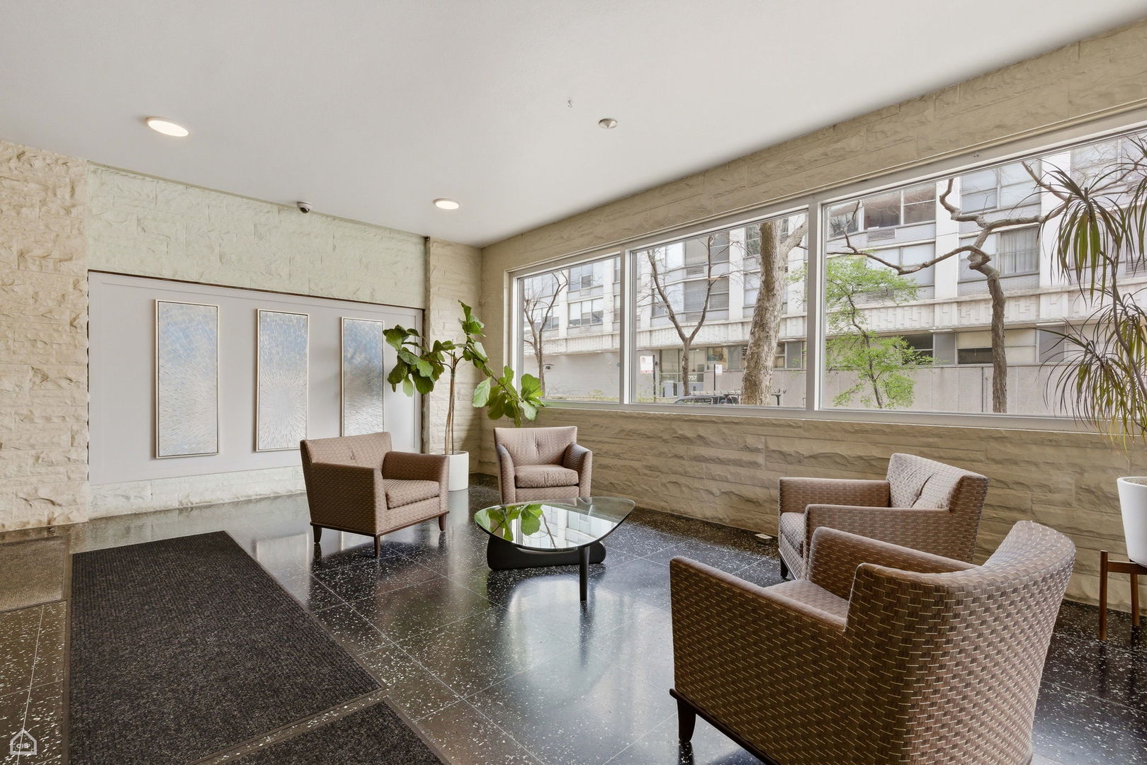 5801 N Sheridan Road Unit: 7B