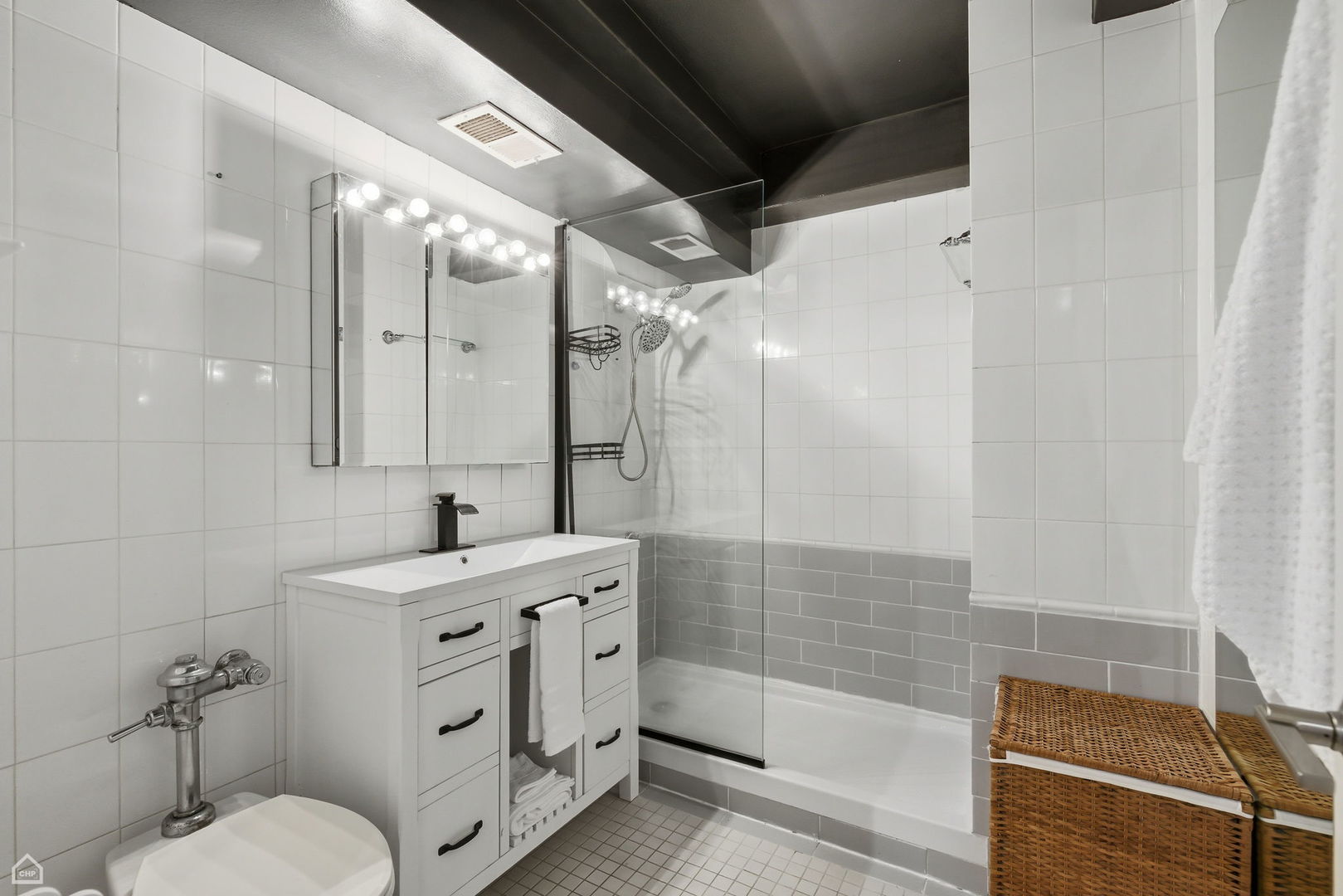 5801 N Sheridan Road Unit: 7B