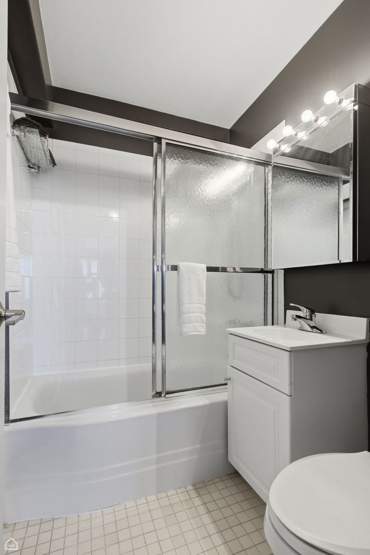 5801 N Sheridan Road Unit: 7B