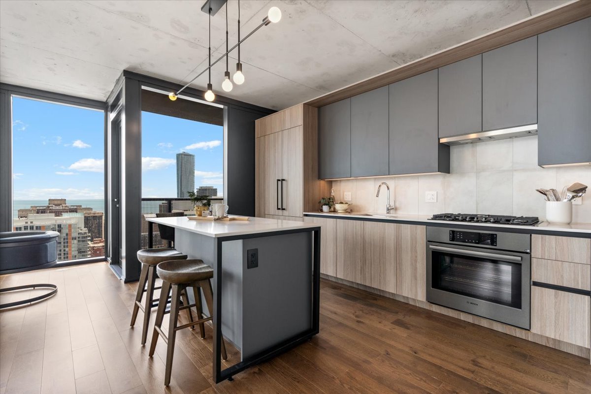 234 W Polk Street Unit: 3708