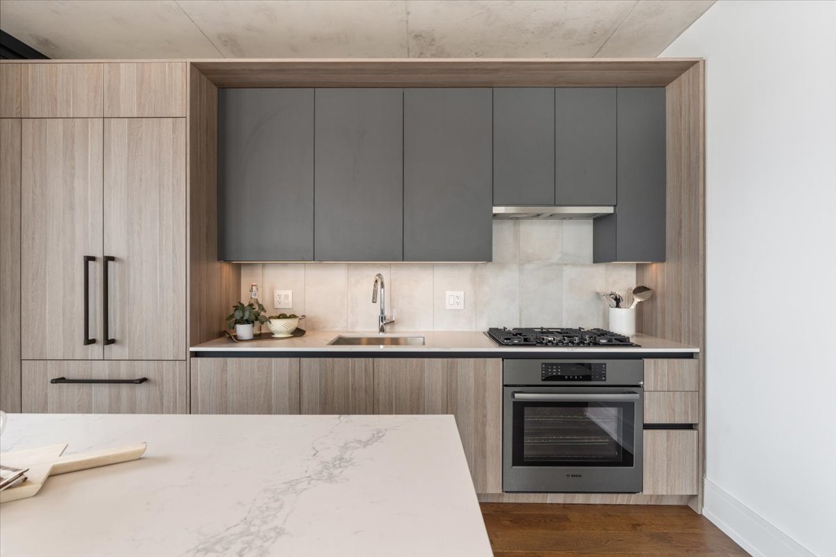 234 W Polk Street Unit: 3708
