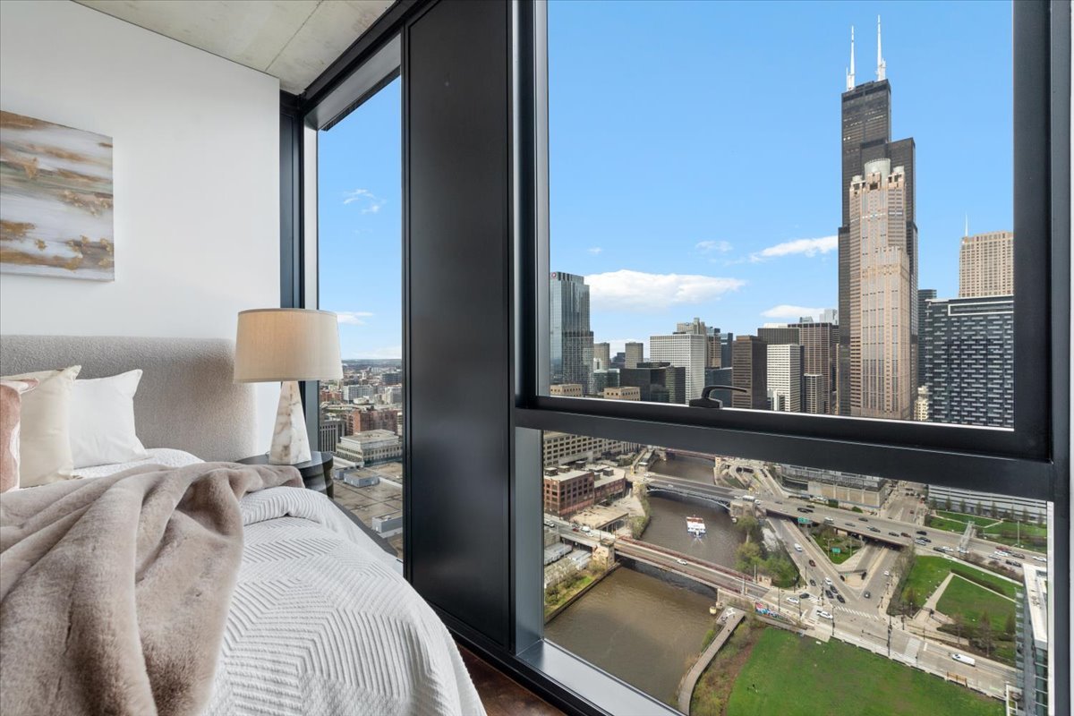 234 W Polk Street Unit: 3708