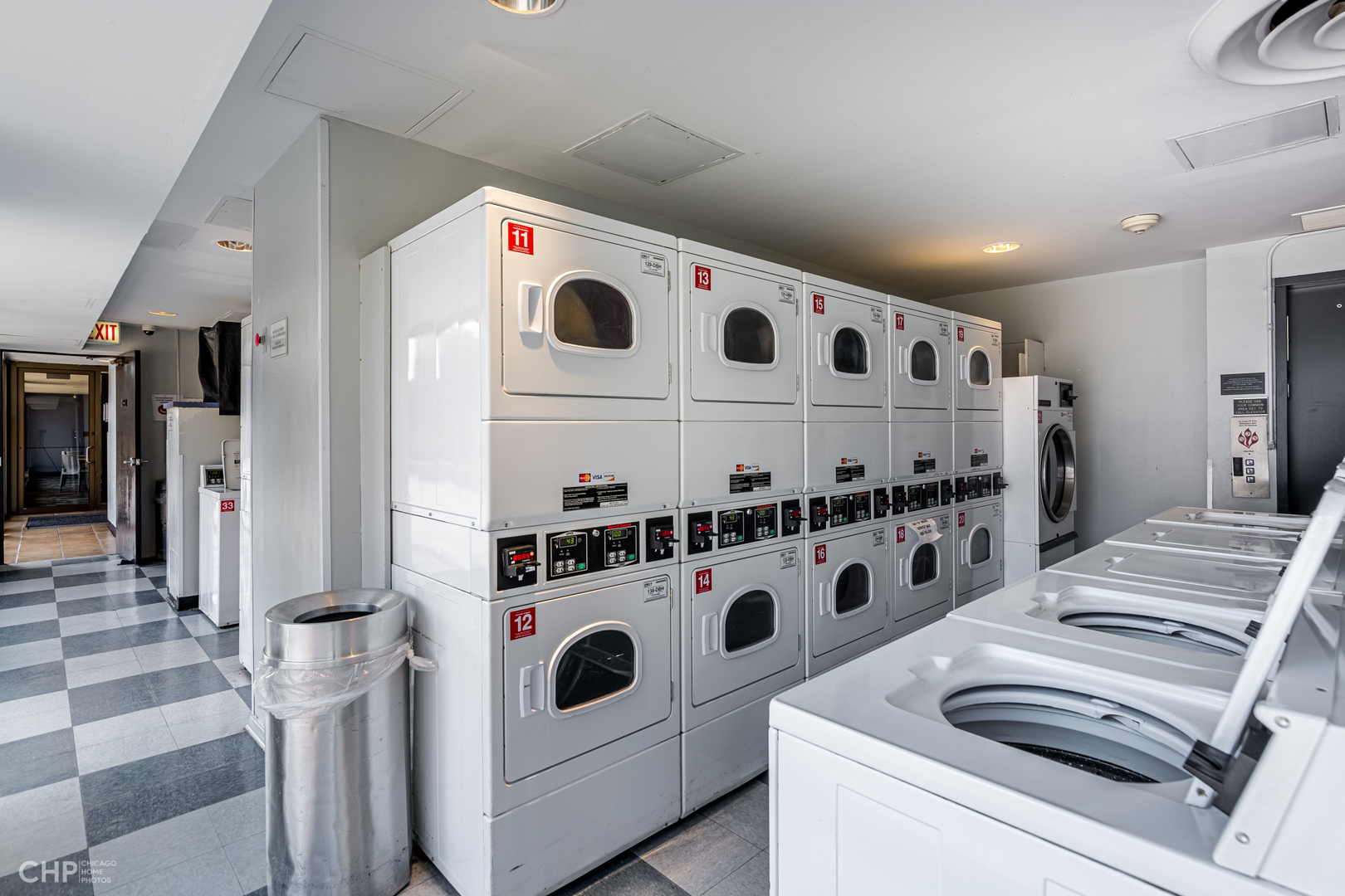 4343 N Clarendon Avenue Unit: 2201
