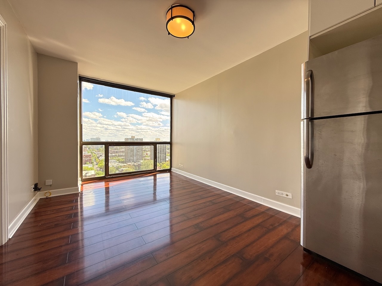 4343 N Clarendon Avenue Unit: 2201