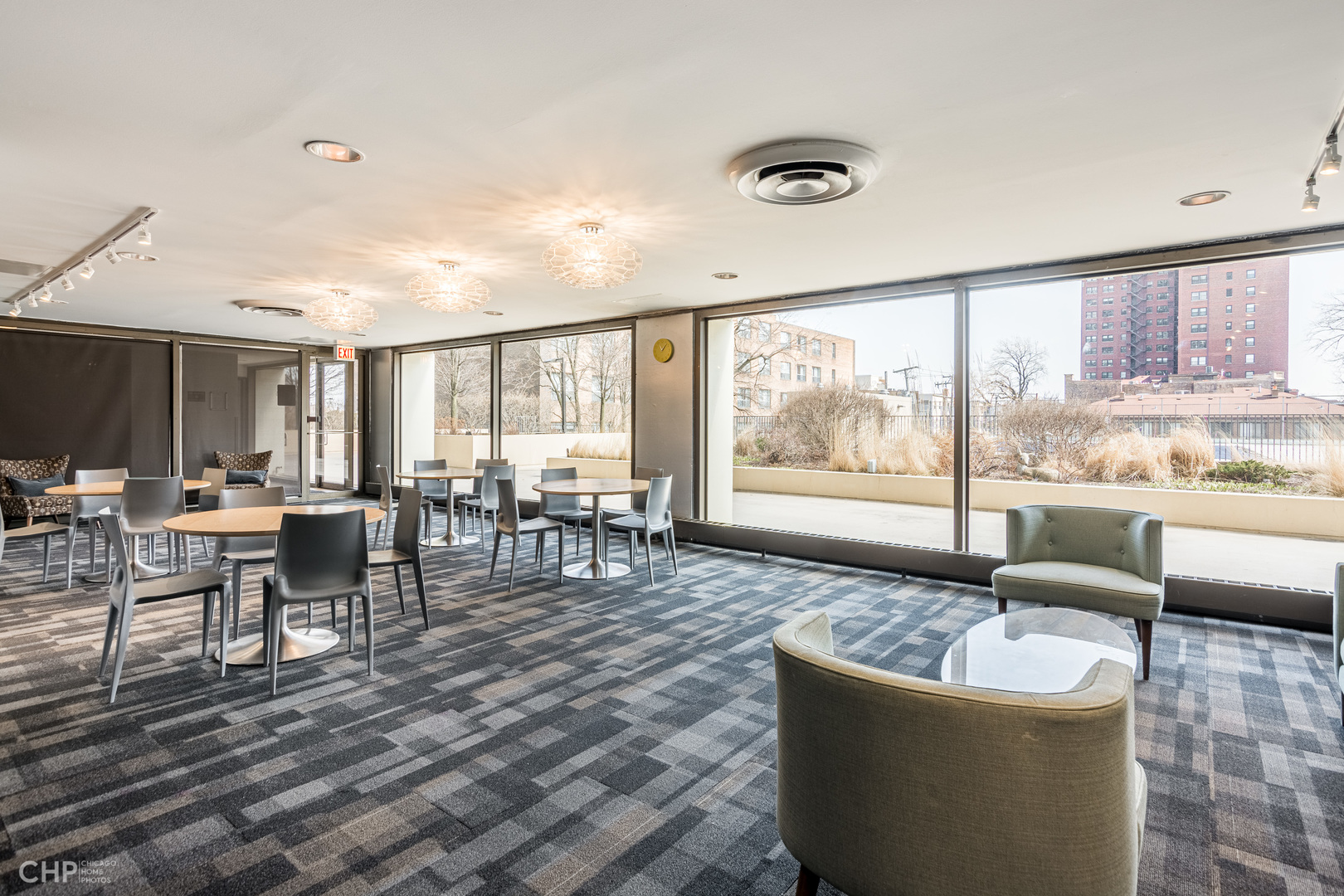 4343 N Clarendon Avenue Unit: 2201