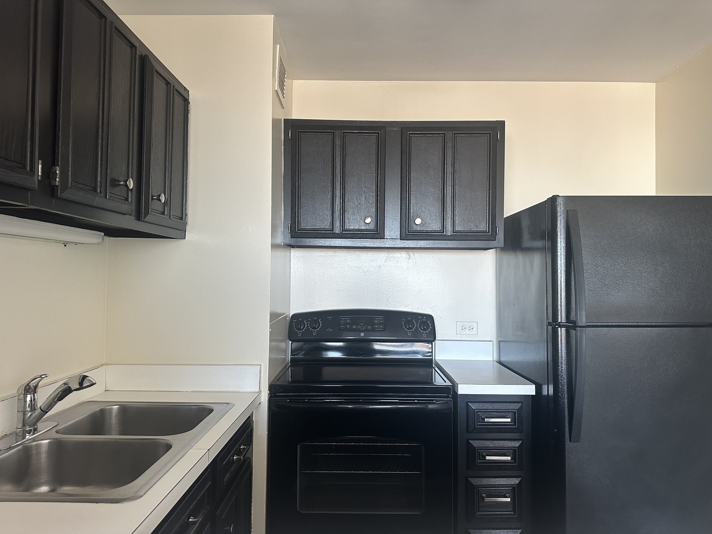 4343 N Clarendon Avenue Unit: 2505
