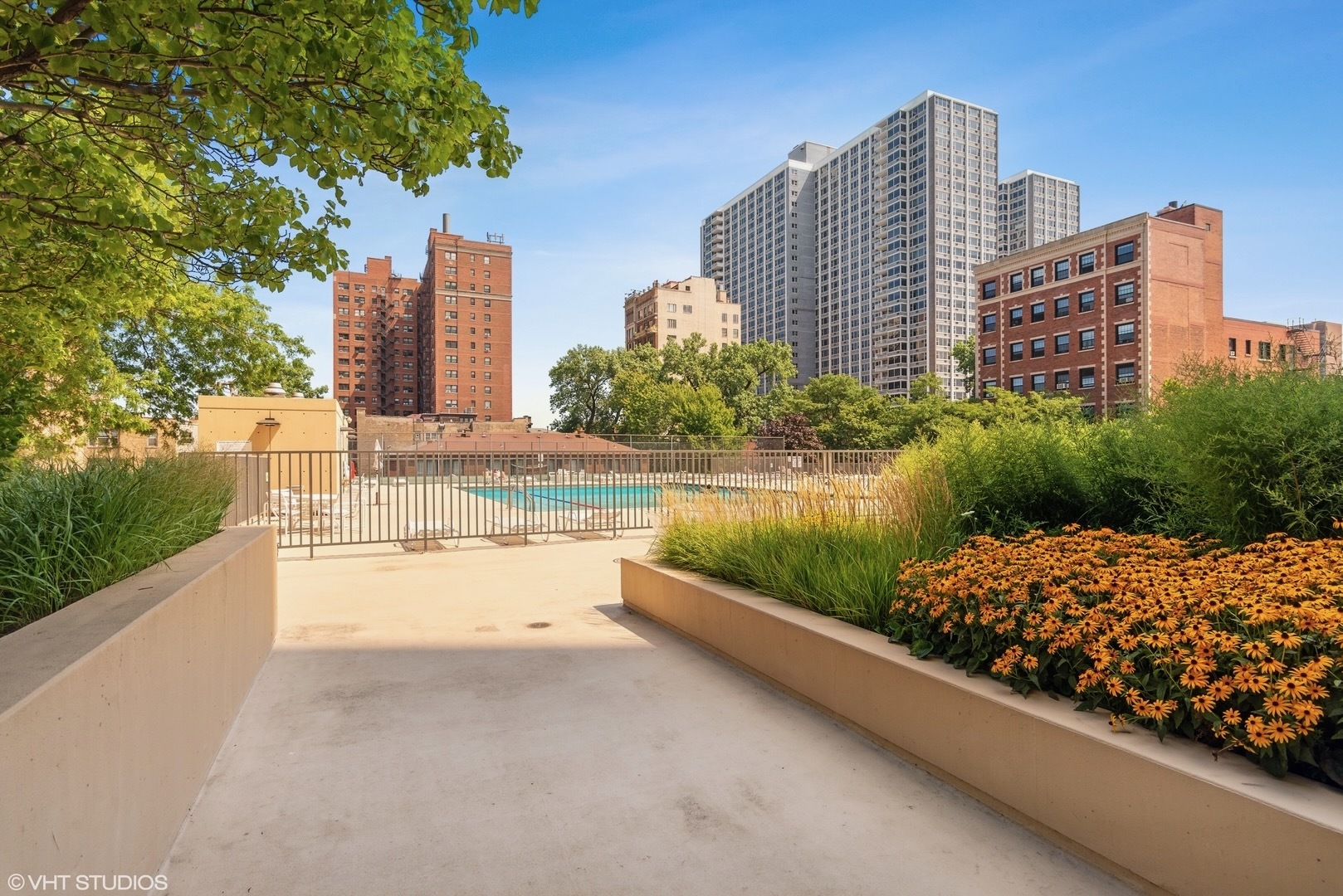 4343 N Clarendon Avenue Unit: 2505