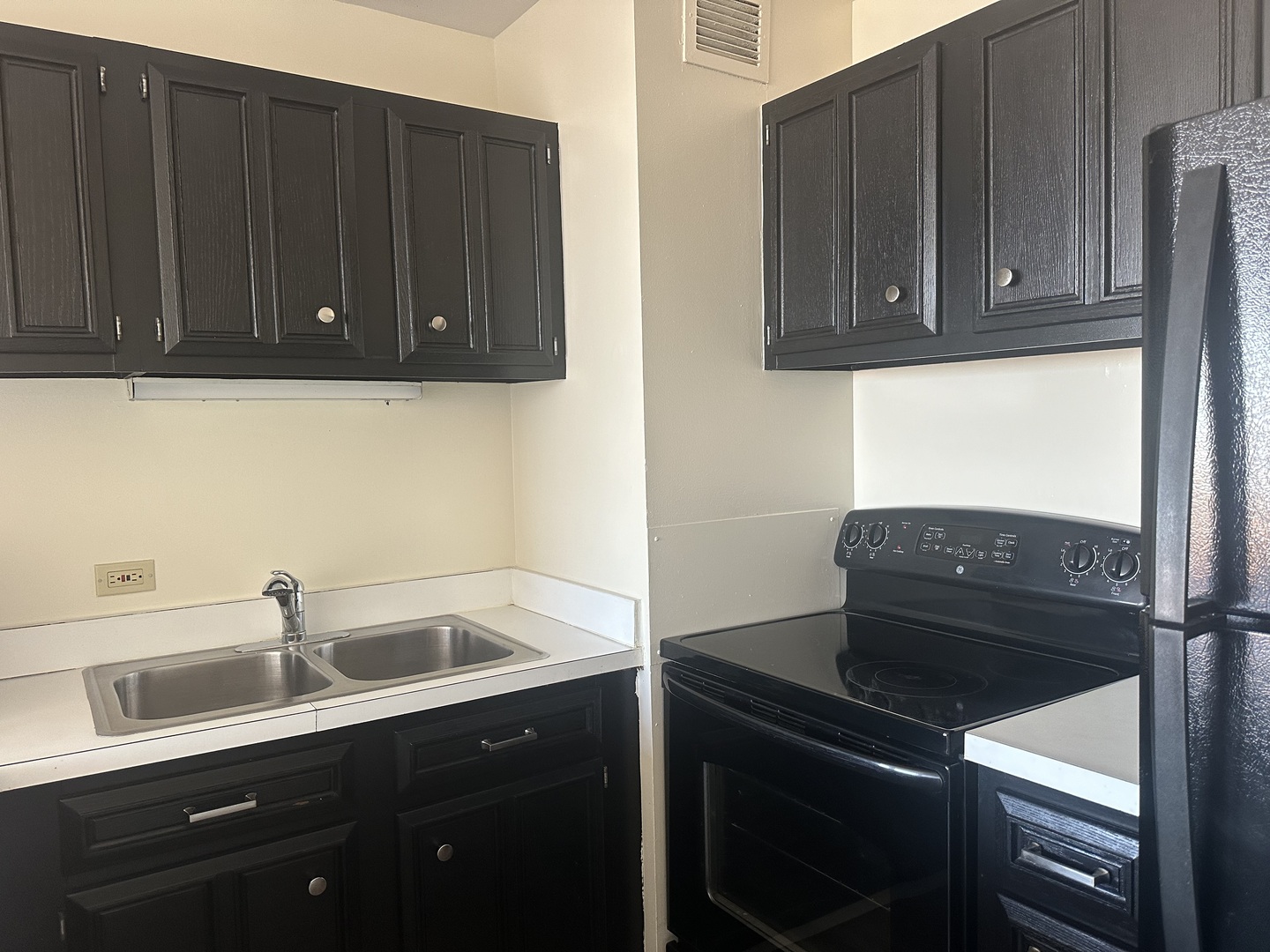 4343 N Clarendon Avenue Unit: 2505
