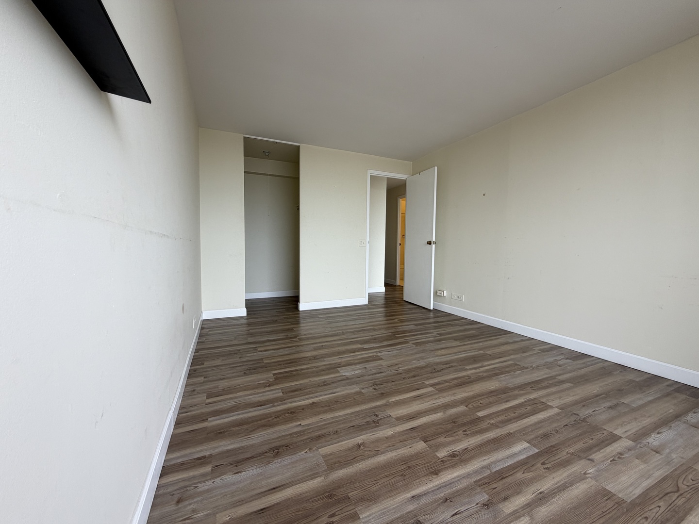 4343 N Clarendon Avenue Unit: 2505