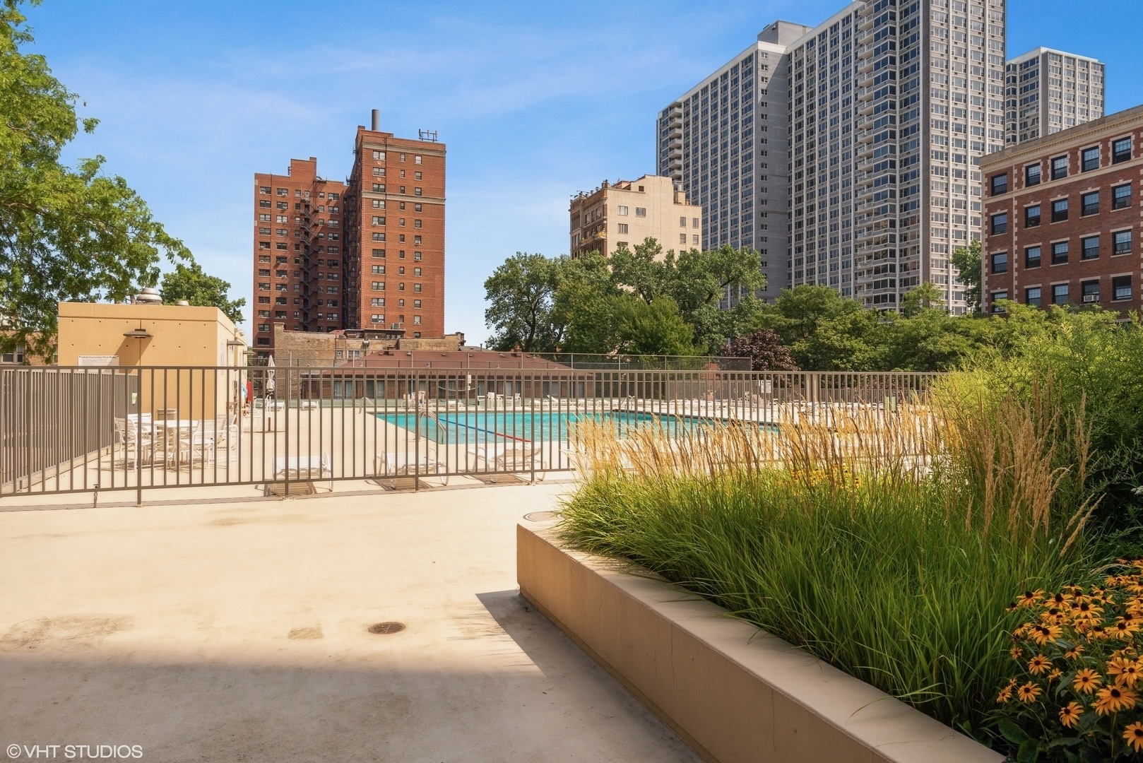 4343 N Clarendon Avenue Unit: 2505
