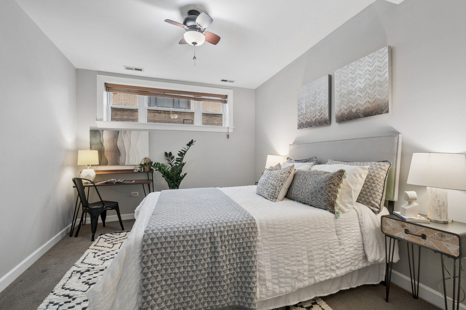 4638 N Albany Avenue Unit: 1E