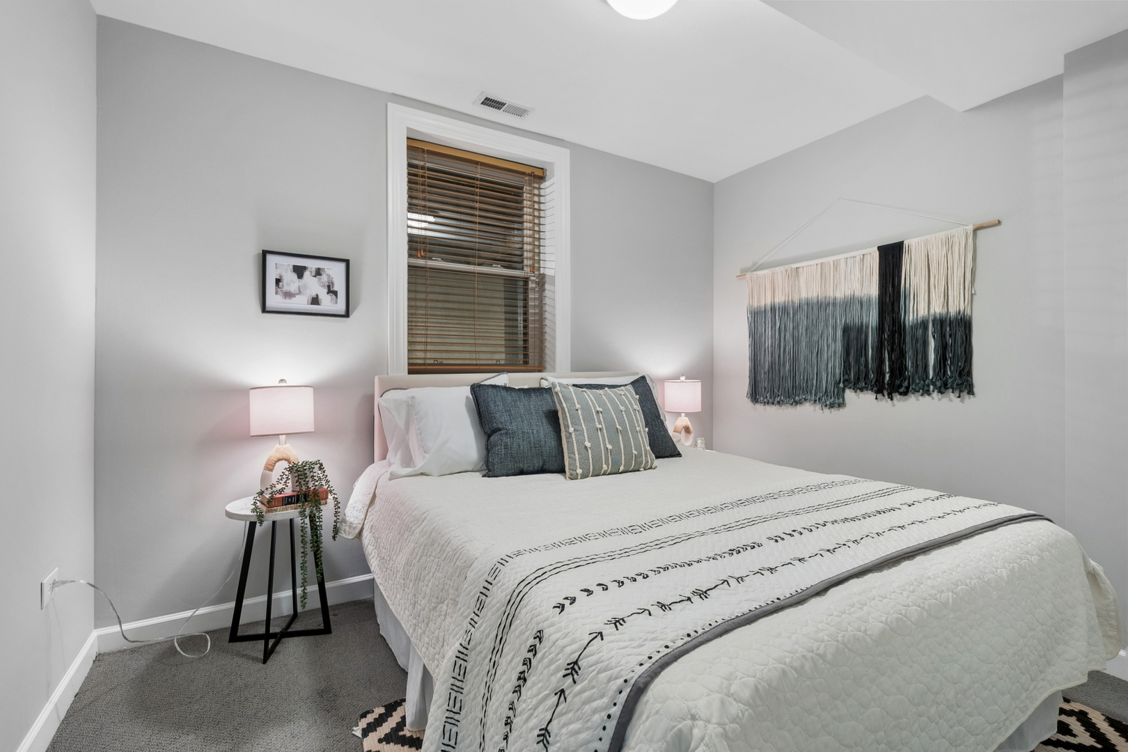 4638 N Albany Avenue Unit: 1E