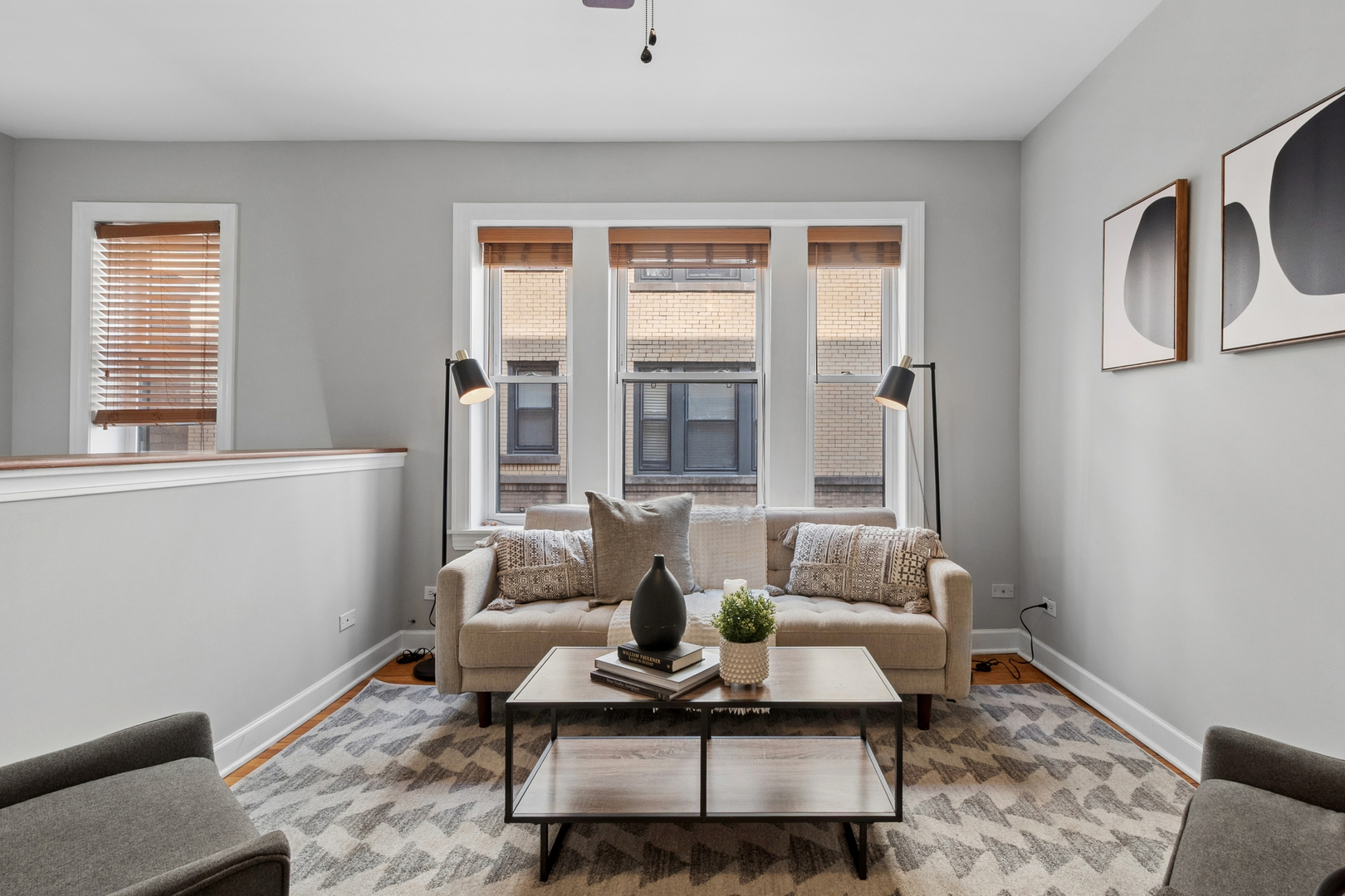4638 N Albany Avenue Unit: 1E