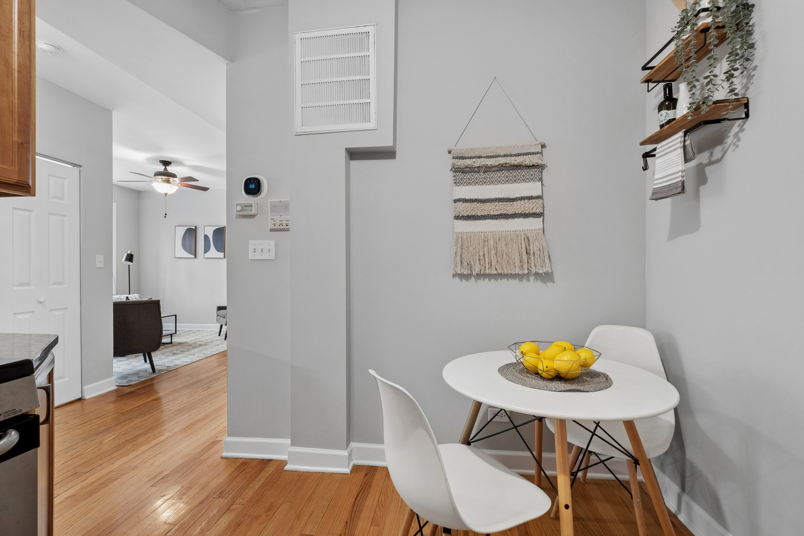 4638 N Albany Avenue Unit: 1E