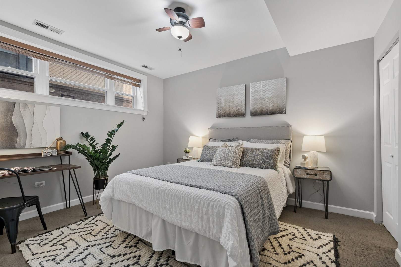 4638 N Albany Avenue Unit: 1E