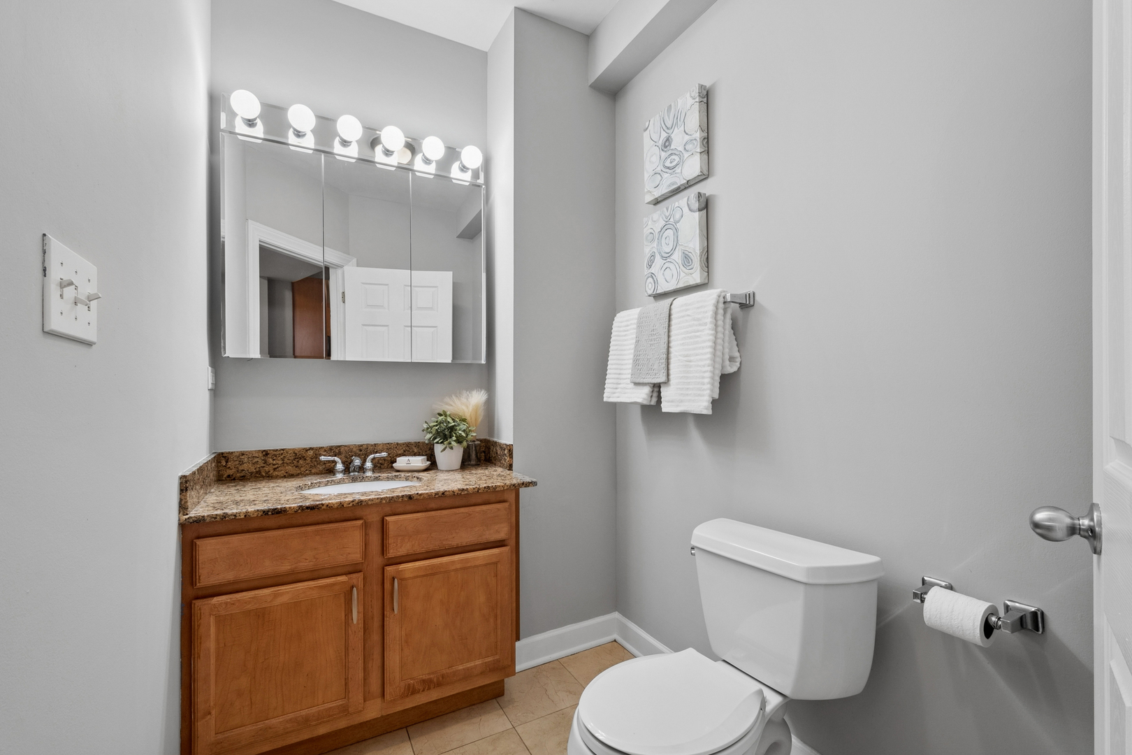 4638 N Albany Avenue Unit: 1E