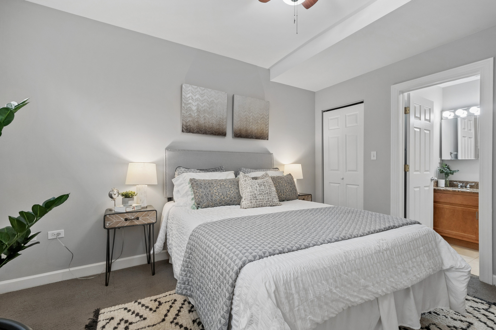 4638 N Albany Avenue Unit: 1E