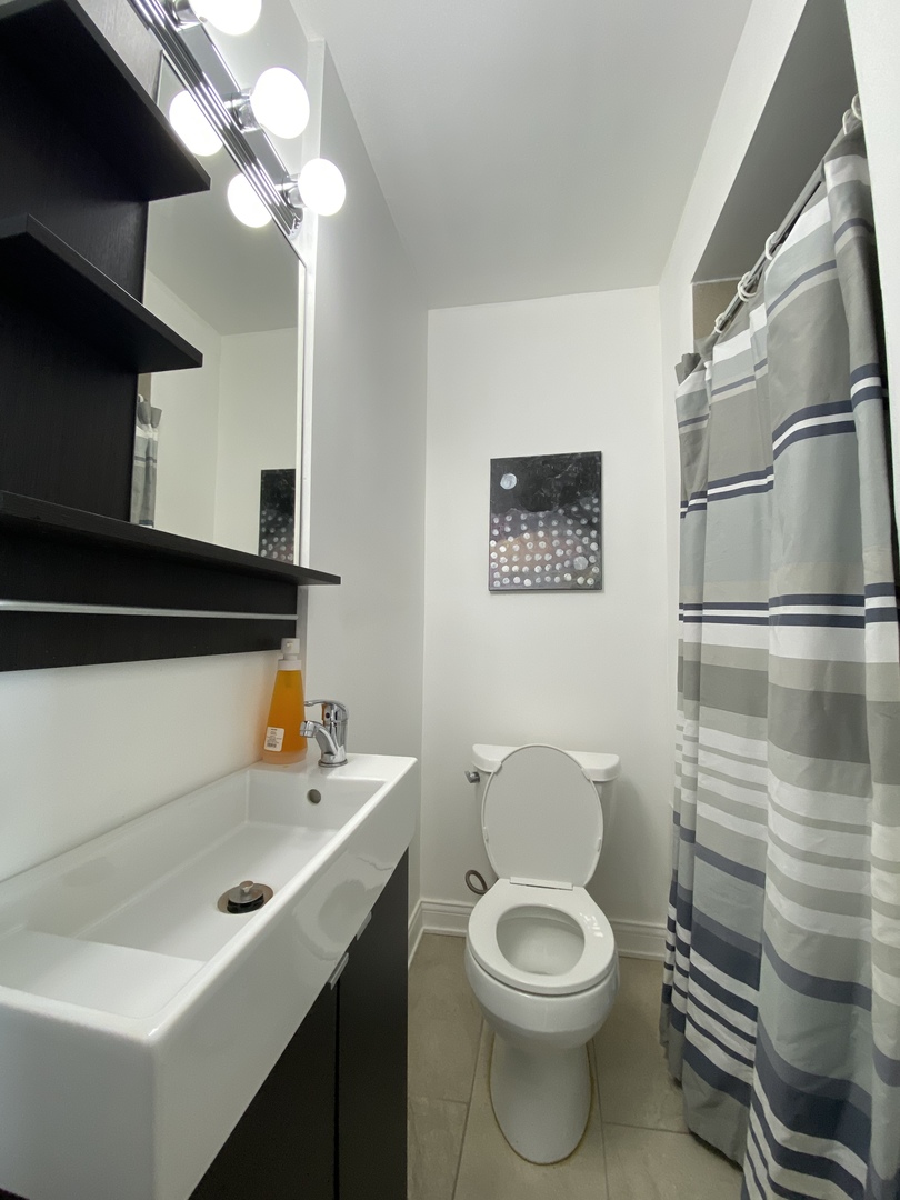1437 W Taylor Street Unit: 3