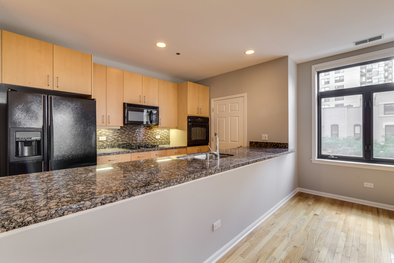 33 W Huron Street Unit: 305