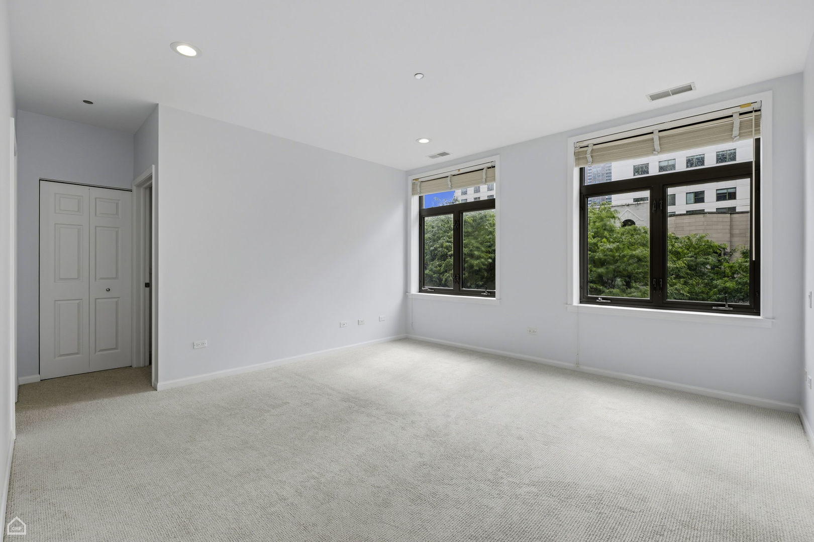 33 W Huron Street Unit: 305