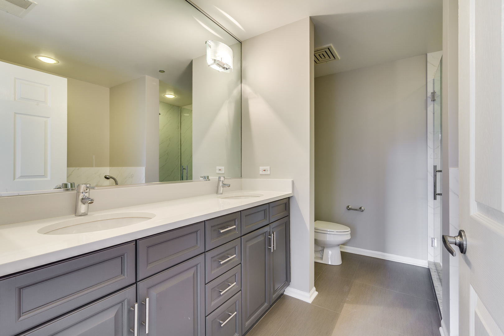33 W Huron Street Unit: 305