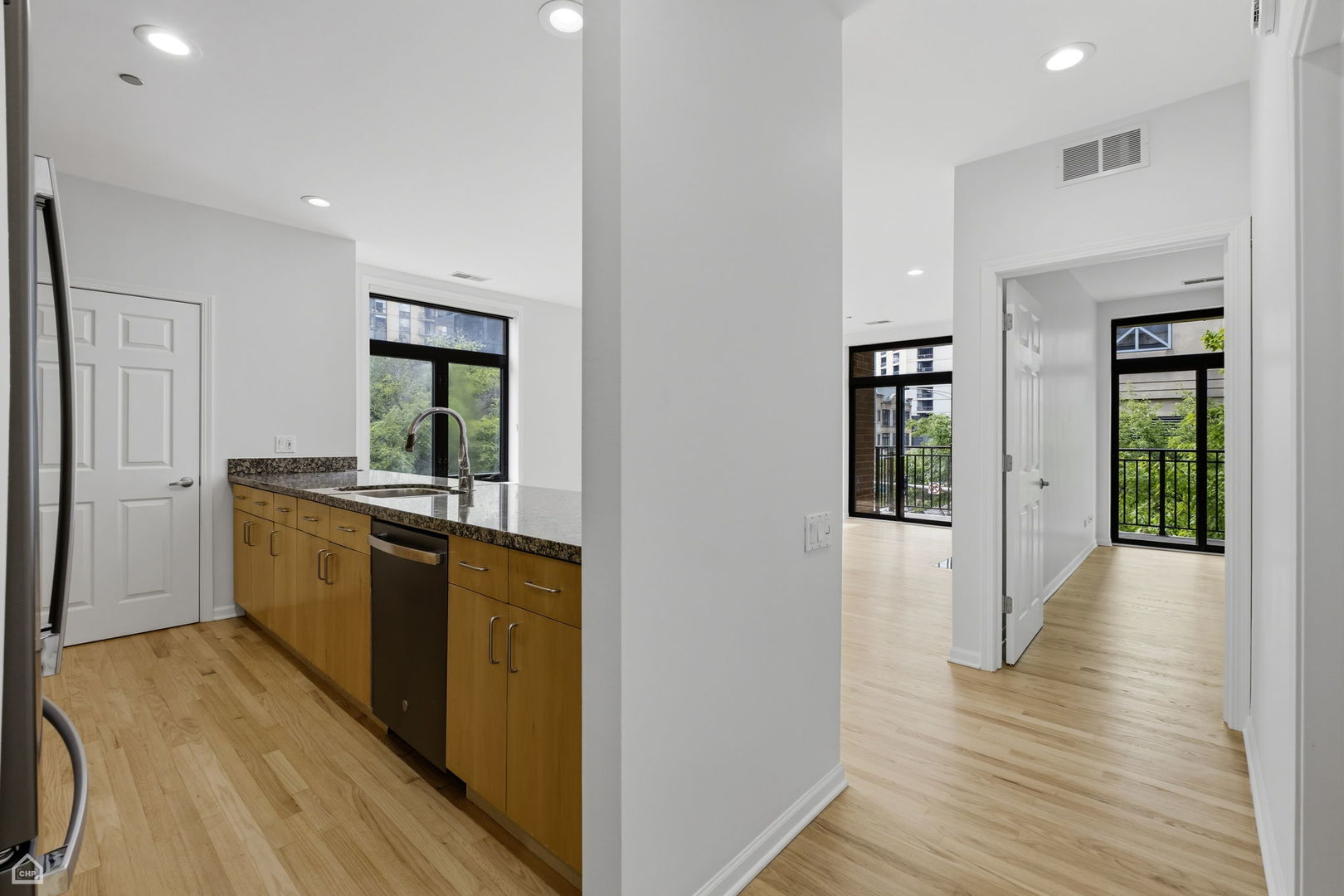 33 W Huron Street Unit: 305