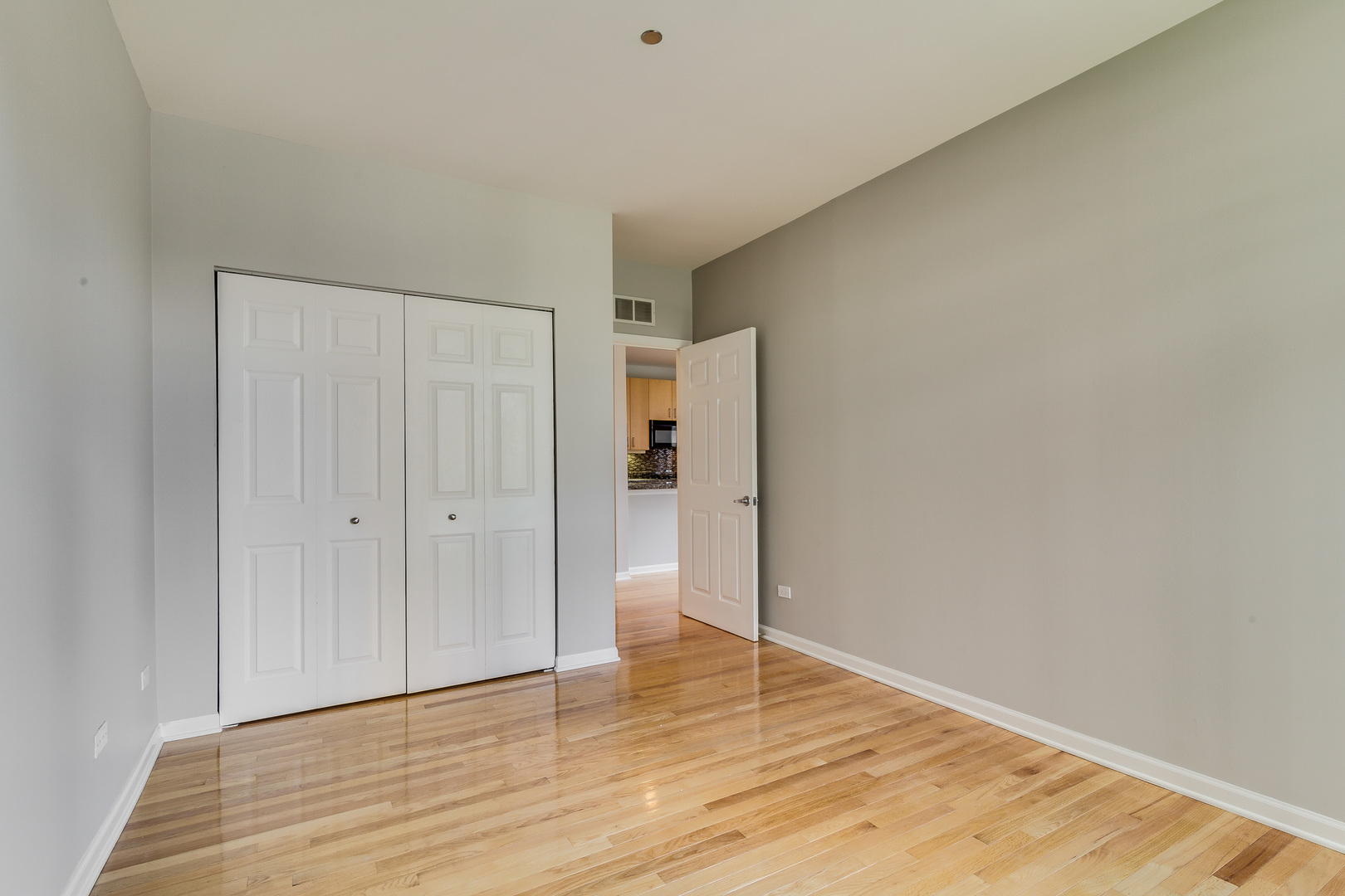 33 W Huron Street Unit: 305