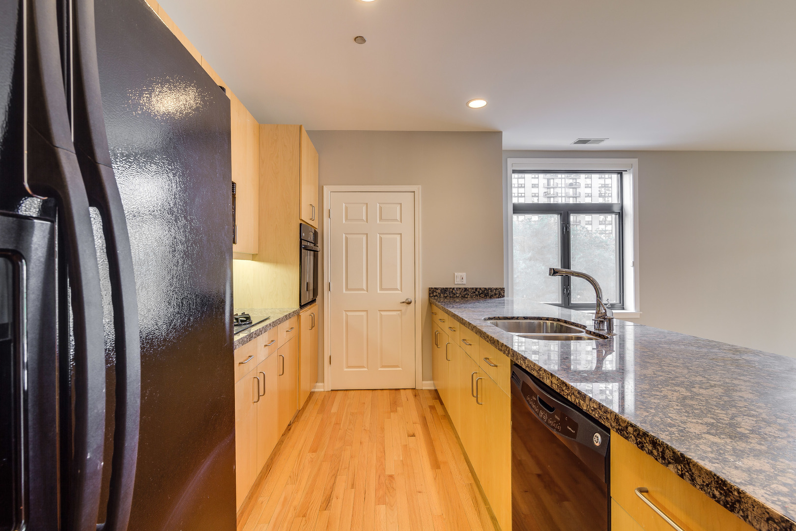33 W Huron Street Unit: 305