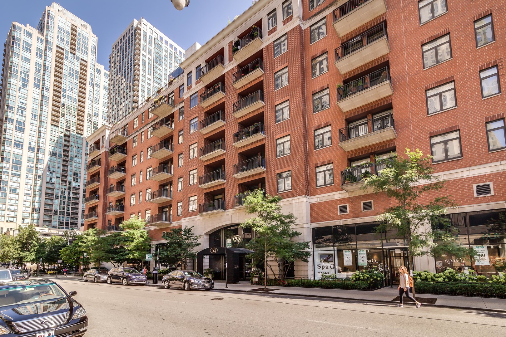 33 W Huron Street Unit: 305