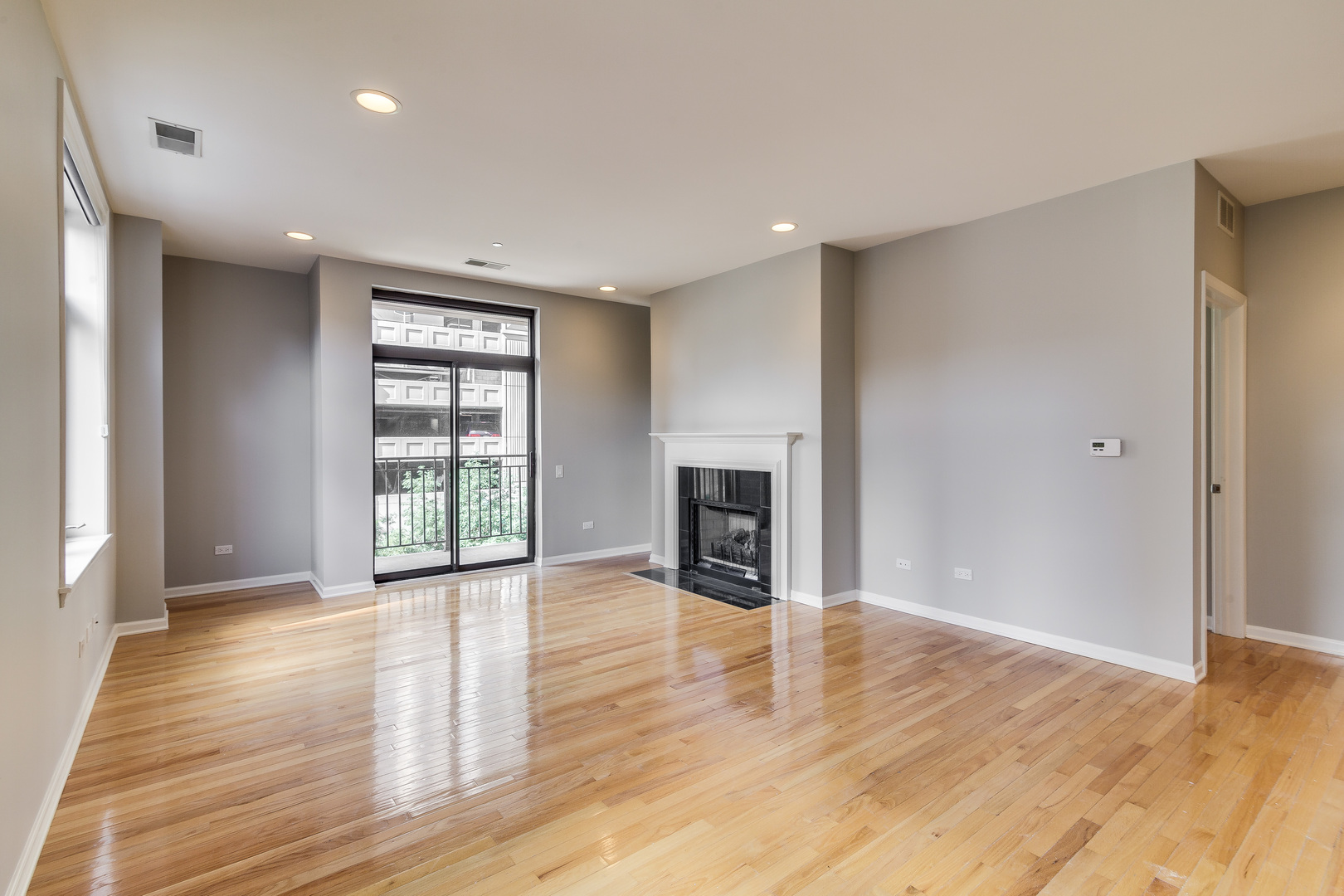 33 W Huron Street Unit: 305