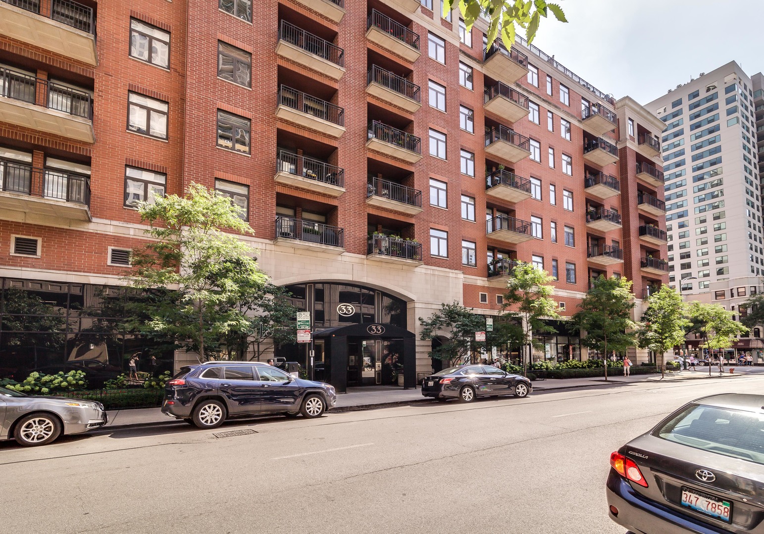 33 W Huron Street Unit: 305