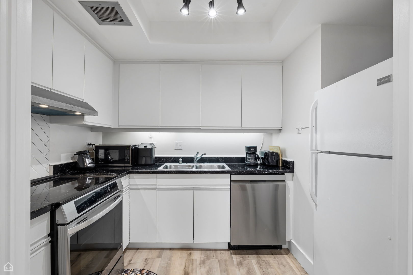 40 E Delaware Place Unit: 1204