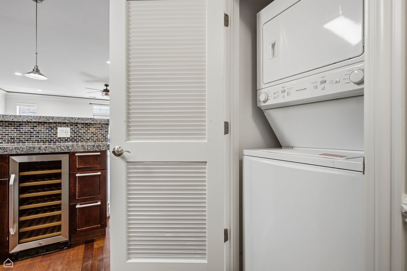 4755 N Kilbourn Avenue Unit: 2D