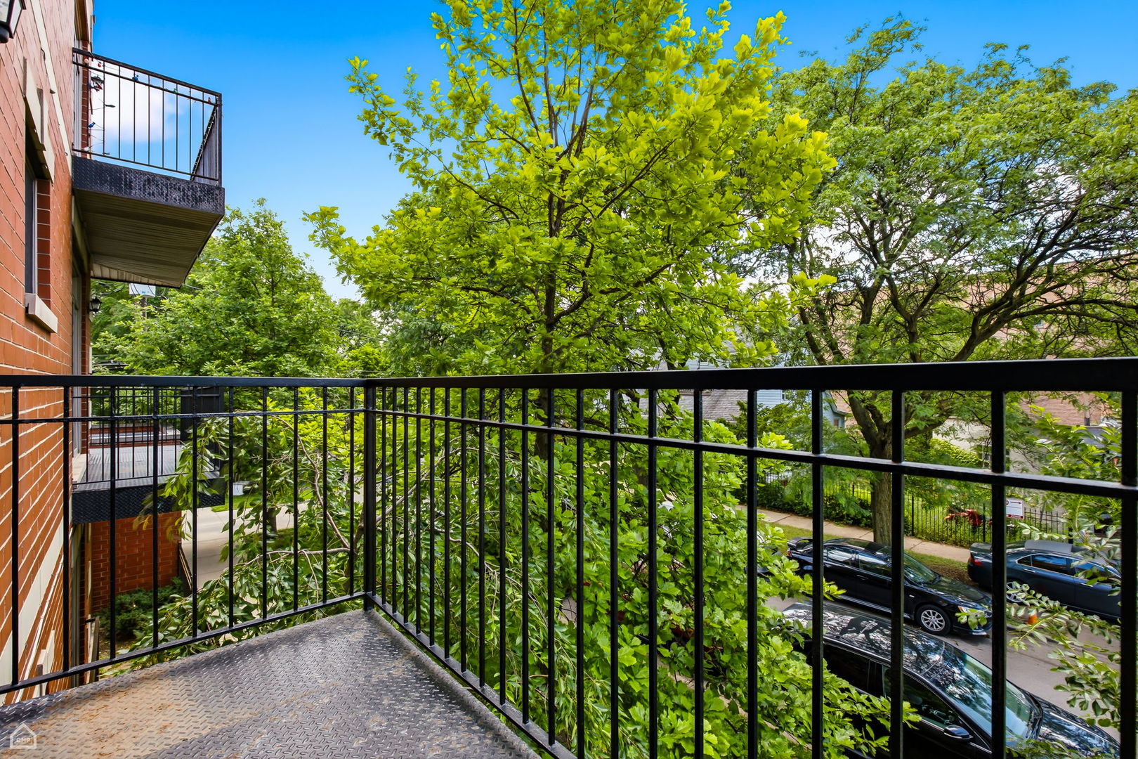4755 N Kilbourn Avenue Unit: 2D