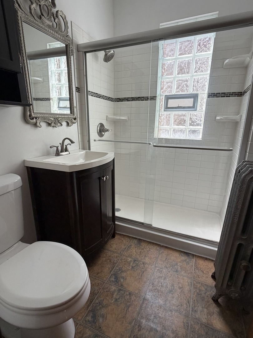 4847 N Claremont Avenue Unit: 2