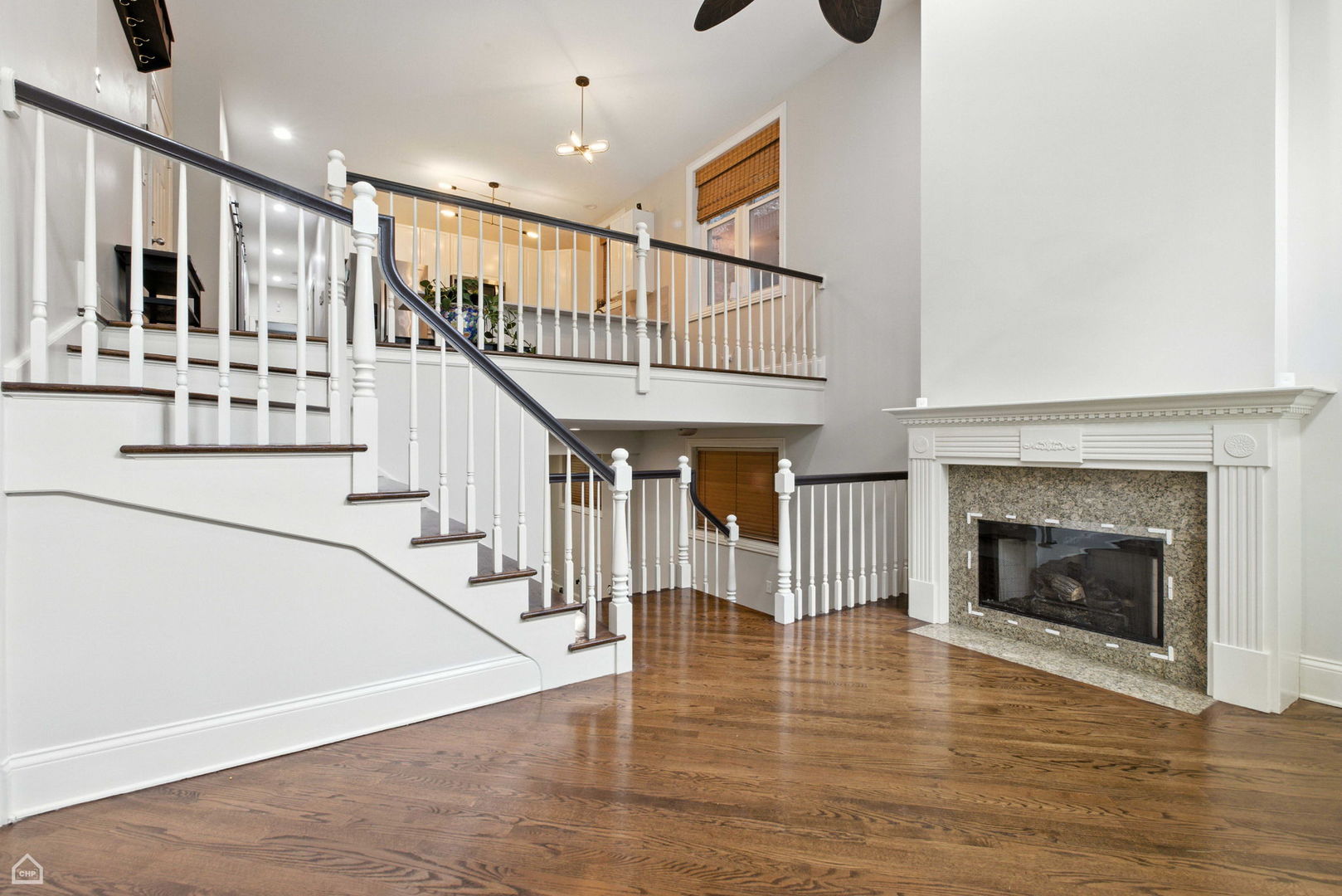 860 W Buckingham Place Unit: 1E