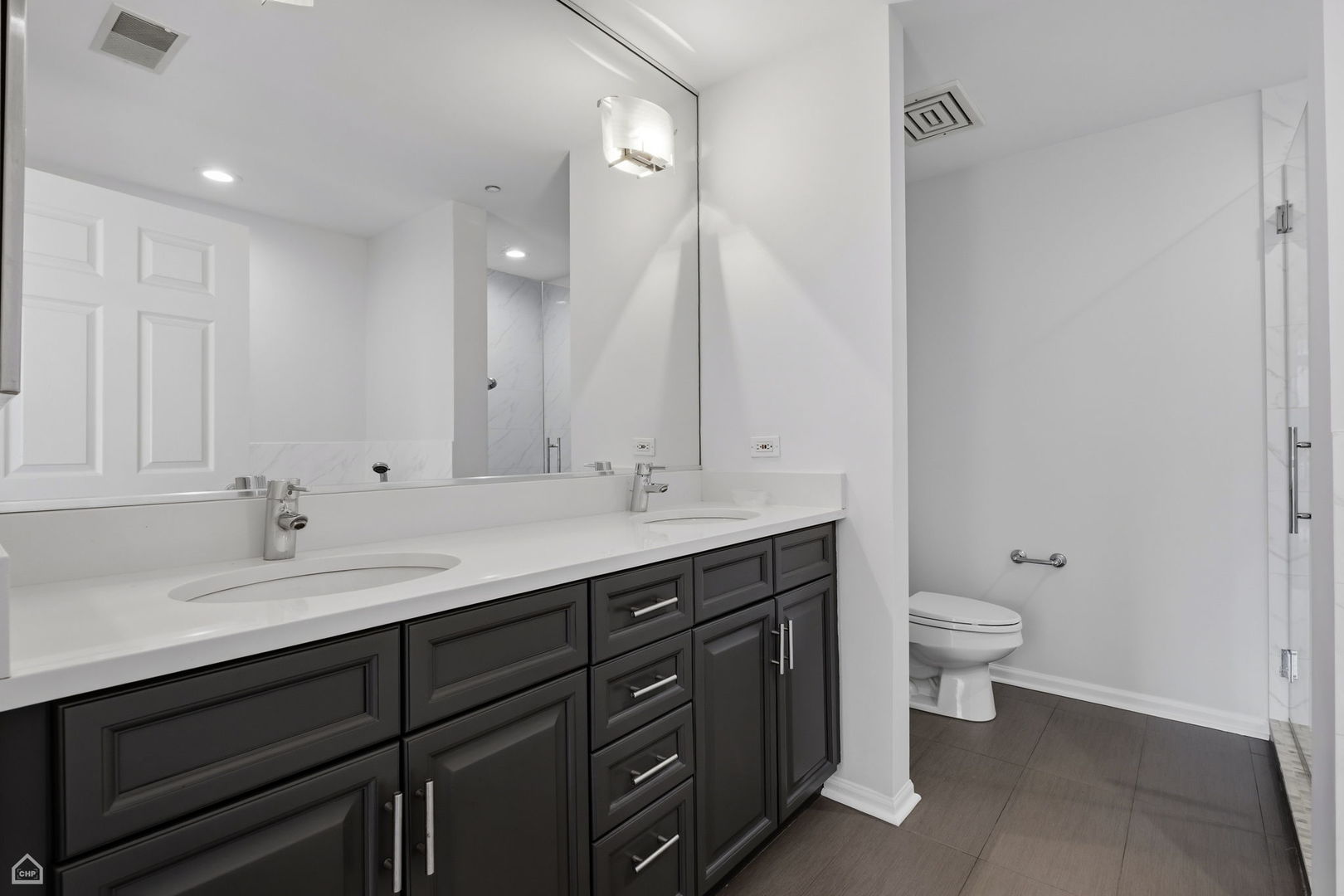 33 W Huron Street Unit: 305