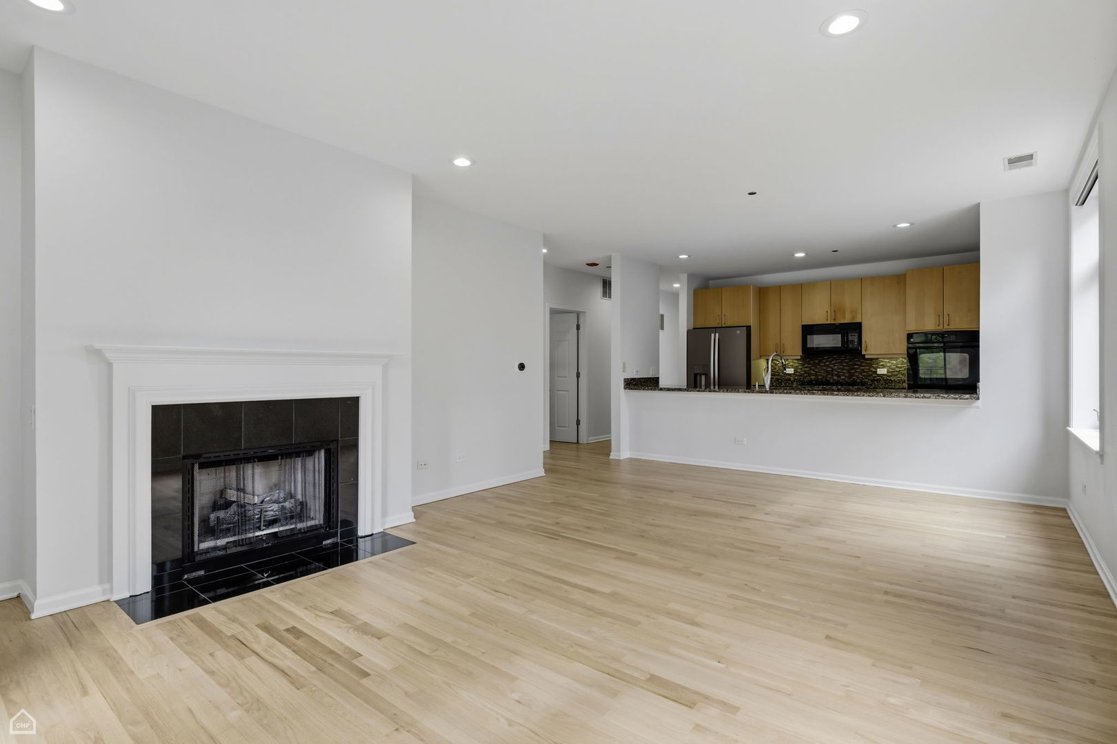 33 W Huron Street Unit: 305