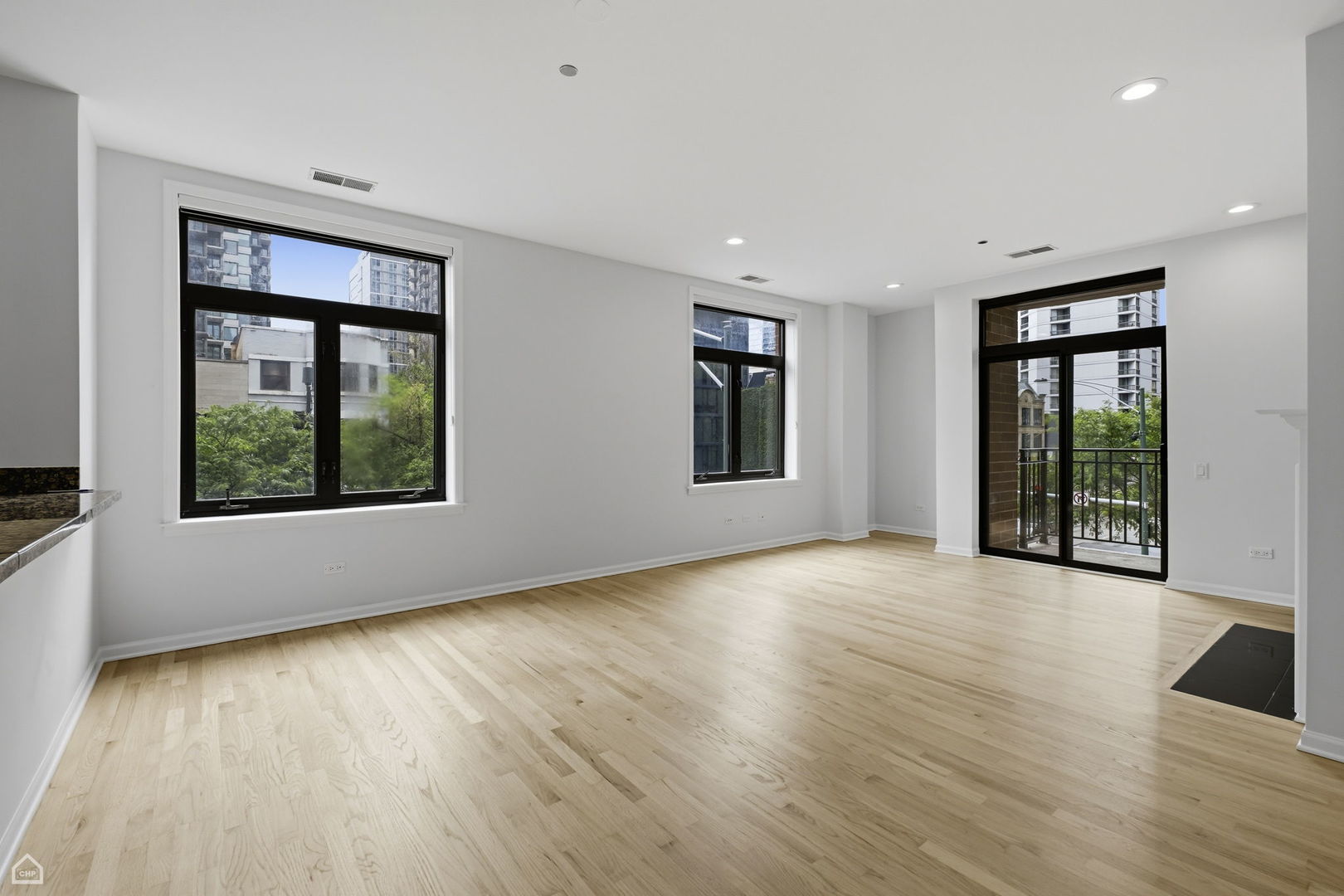 33 W Huron Street Unit: 305