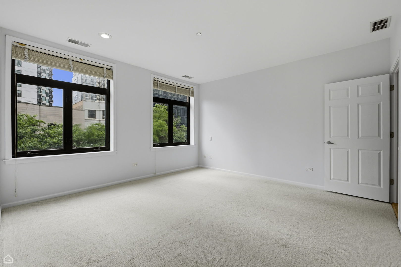 33 W Huron Street Unit: 305